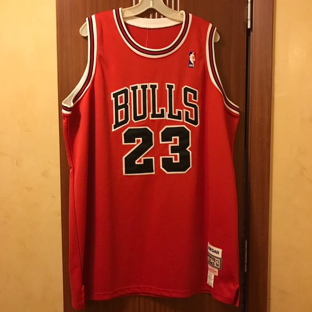NWT AUTHENTIC Michael Jordan Bulls #23 Jersey